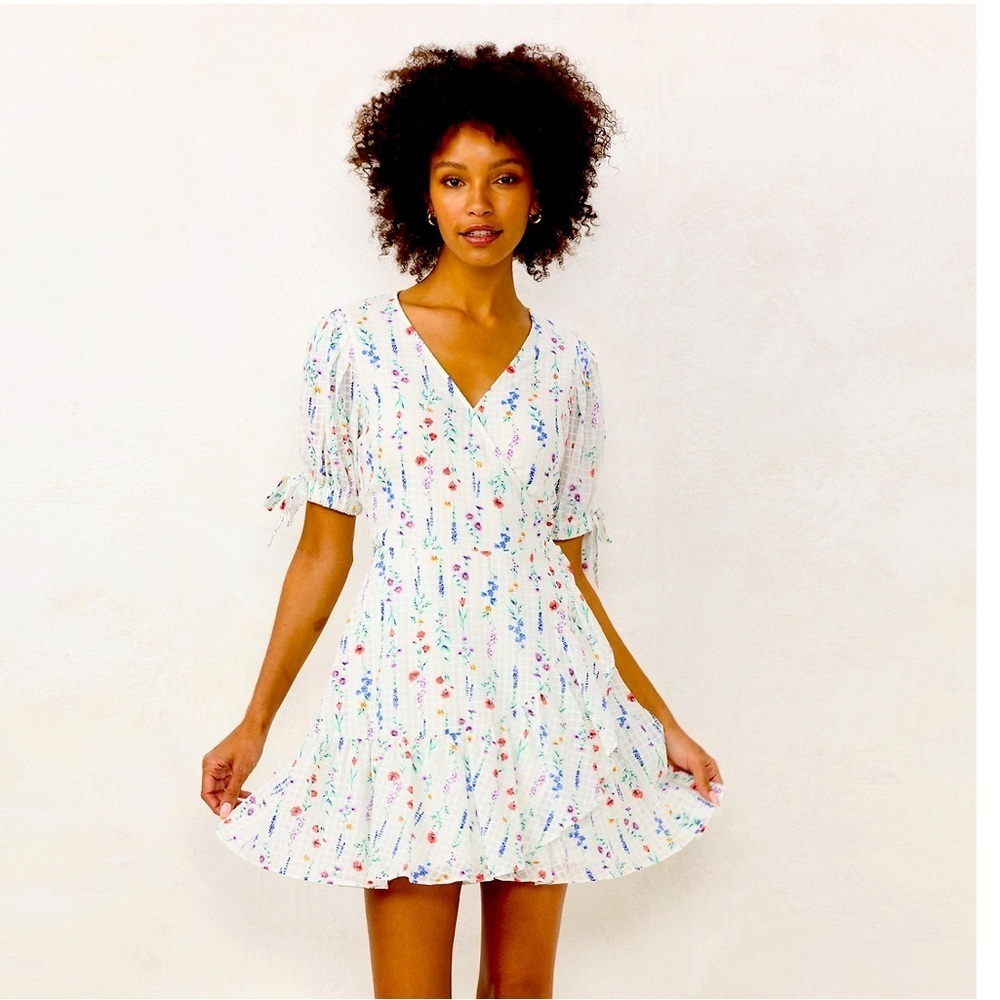 LC Lauren Conrad Mini Wrap Dress Size XXL Floral Print Short Sleeve V Neck